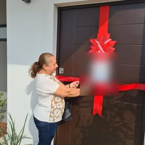 Familia con su nueva casa en Villahermosa