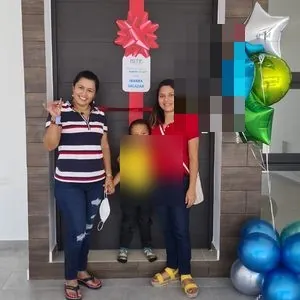 Familia con su nueva casa en Villahermosa
