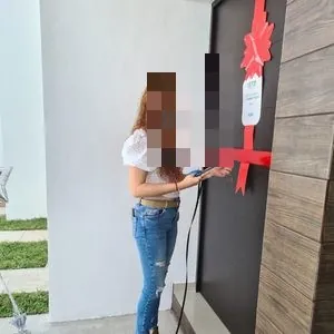 Familia con su nueva casa en Villahermosa