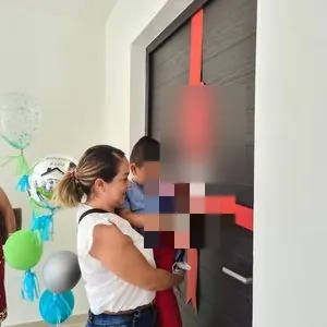 Familia con su nueva casa en Villahermosa